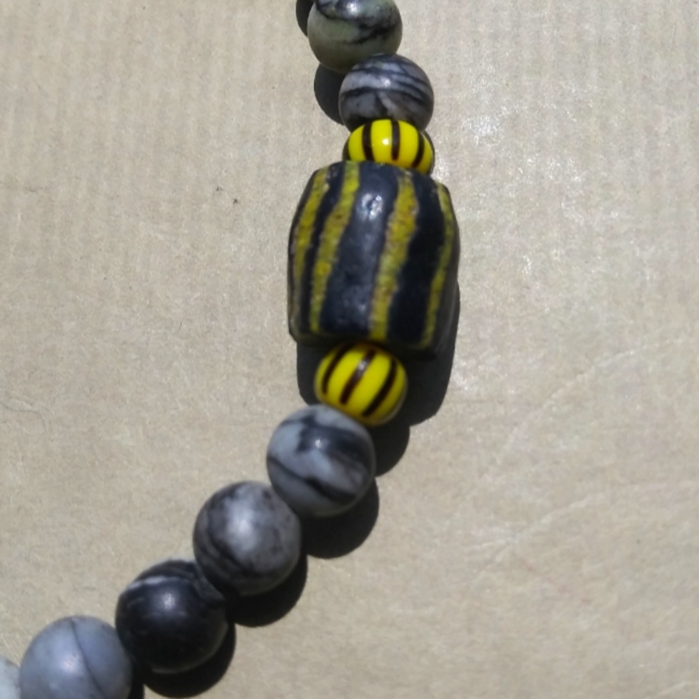 'African Trade Bead Goes Picasso' Bracelet - Picture 4 of 4